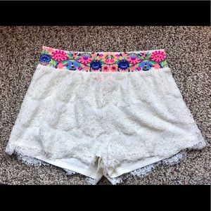 Lululmari cream lace embroidered band NWOT Medium